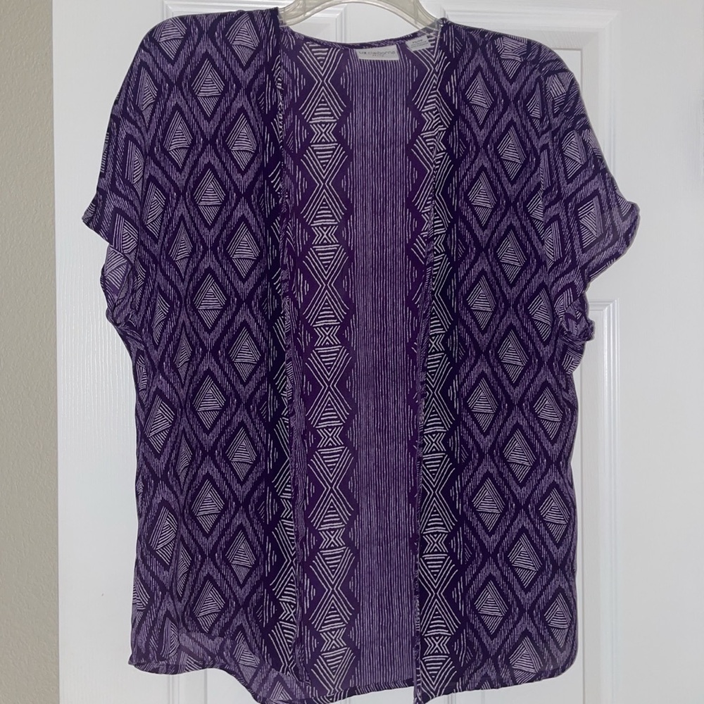 Liz Claiborne Deep purple and white light cardigan with geometric patterns